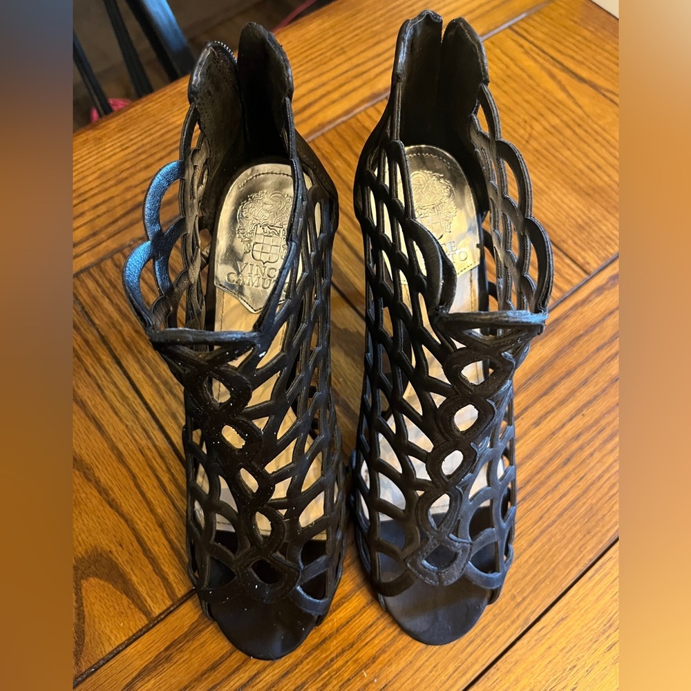 Basket heels